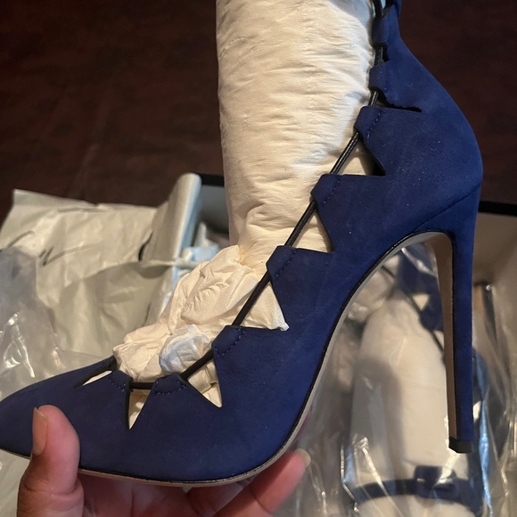 Giuseppe Zanotti’s authentic heels - Picture 4 of 7